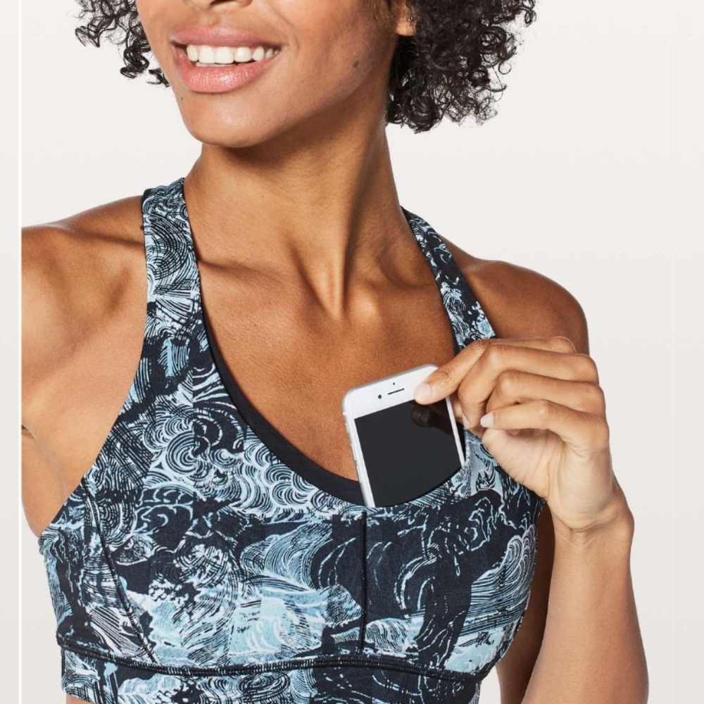 Lululemon Women's Blue Patterned Sports Bra